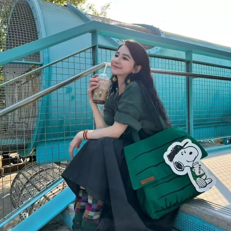 Tas Bahu Snoopy 2025 Baru Kapa - Photography Of The Year ulasan dan harga