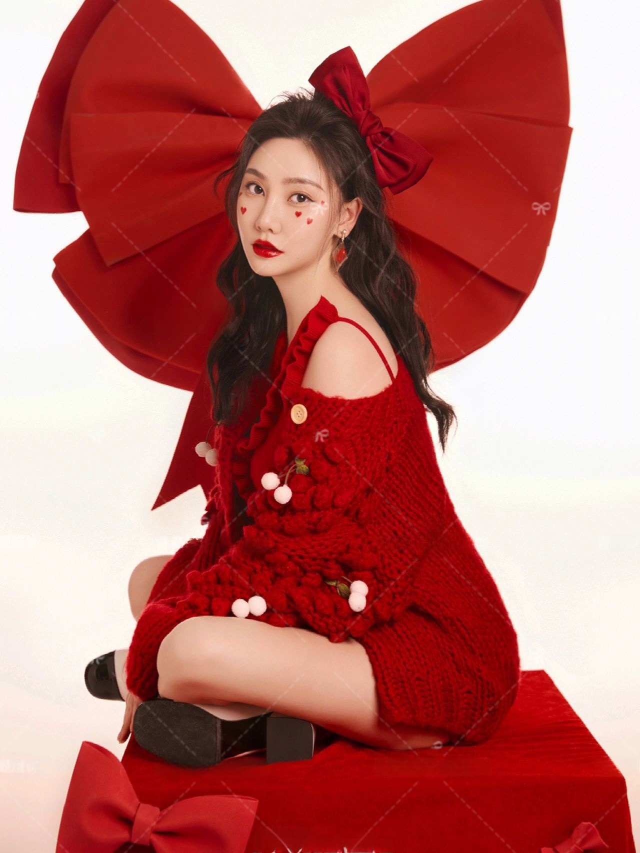 Sweater Merah Tema Natal Fotog - Photography Of The Year ulasan dan harga